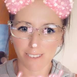 Meet your Posher, Annette